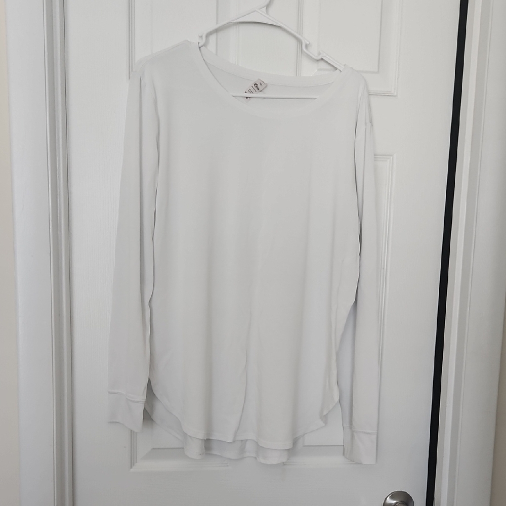 ZYIA Active White Long Sleeve Shirt